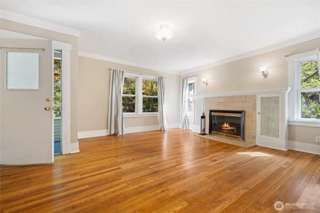 Property photo for 18949 Forest Park Drive Ne, Lake Forest Park photo 5