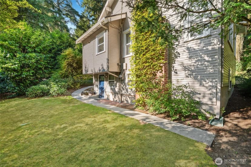 Property photo for 18949 Forest Park Drive Ne, Lake Forest Park photo 18