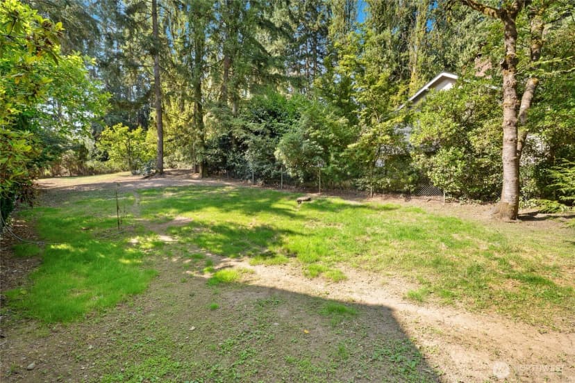 Property photo for 18949 Forest Park Drive Ne, Lake Forest Park photo 23