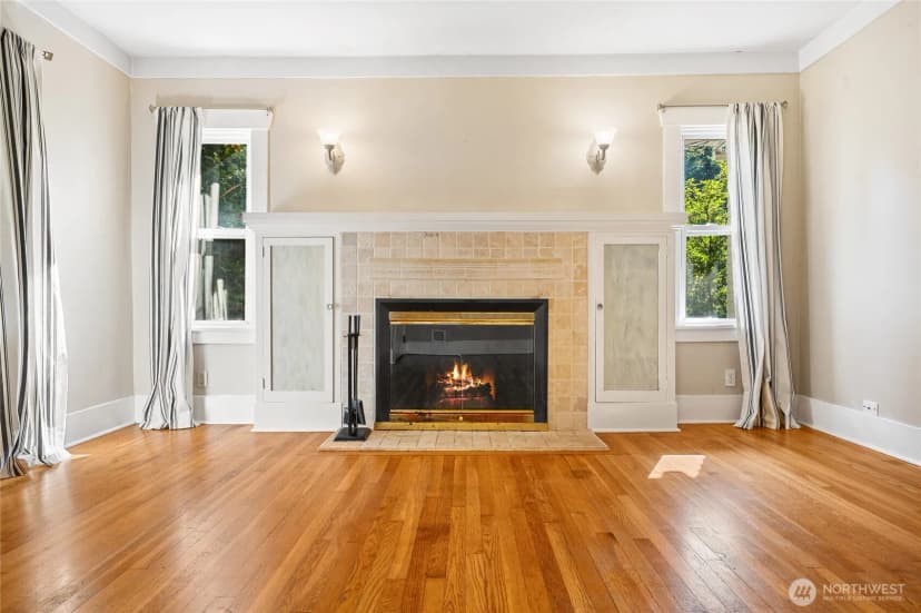 Property photo for 18949 Forest Park Drive Ne, Lake Forest Park photo 4
