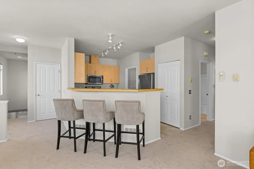 Property photo for 573 241st Lane Se ##4, Sammamish photo 9