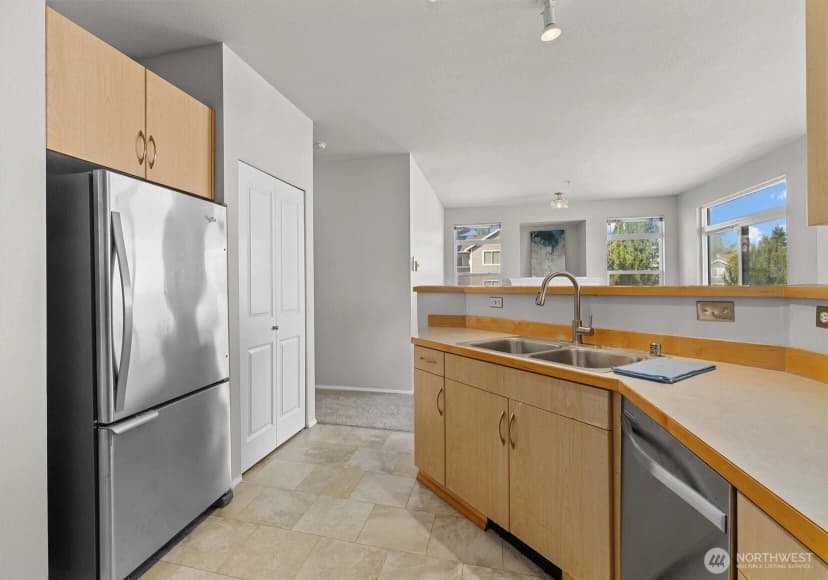 Property photo for 573 241st Lane Se ##4, Sammamish photo 11