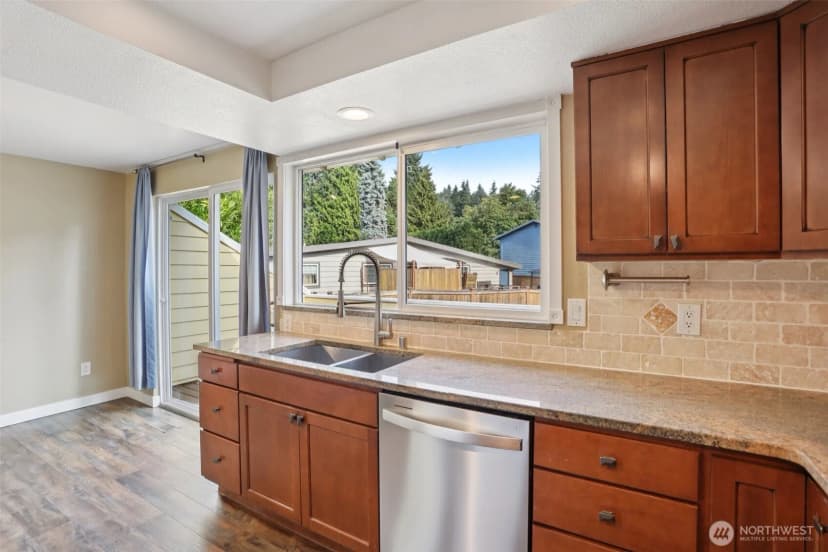 Property photo for 9726 Ne 128th Street, Kirkland photo 11