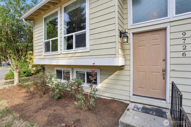 Property photo for 9726 Ne 128th Street, Kirkland photo 3