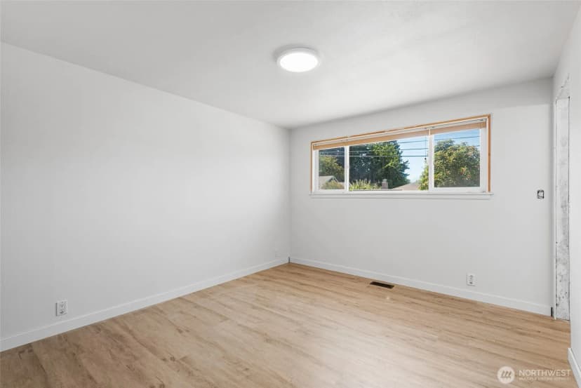 Property photo for 10420 59th Avenue S, Seattle photo 19