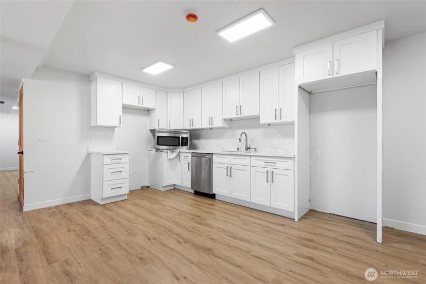 Property photo for 10420 59th Avenue S, Seattle photo 23