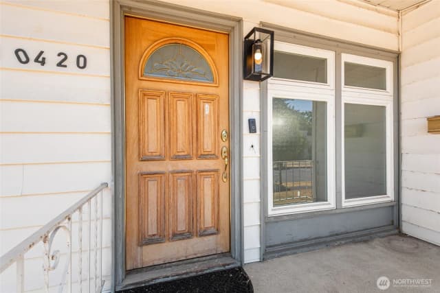 Property photo for 10420 59th Avenue S, Seattle photo 2
