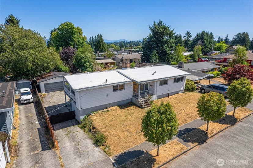 Property photo for 10420 59th Avenue S, Seattle photo 37