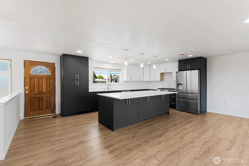 Property photo for 10420 59th Avenue S, Seattle photo 4
