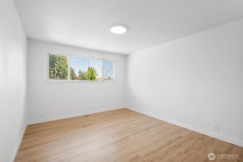 Property photo for 10420 59th Avenue S, Seattle photo 17