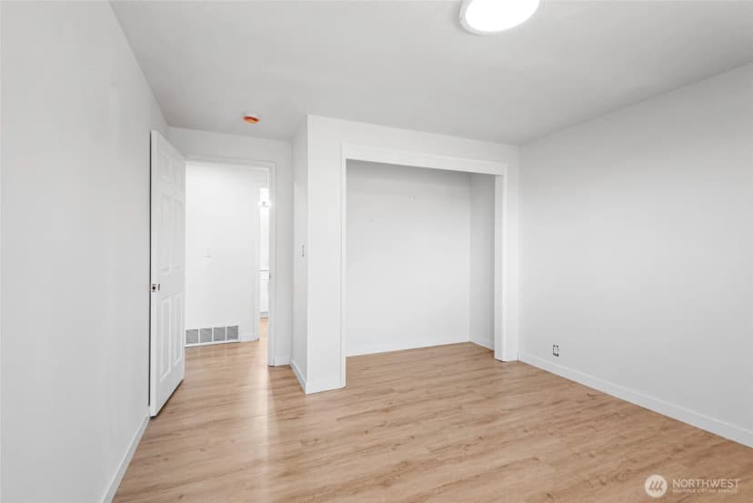 Property photo for 10420 59th Avenue S, Seattle photo 16
