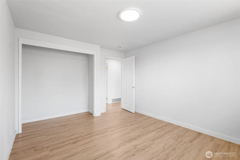 Property photo for 10420 59th Avenue S, Seattle photo 20