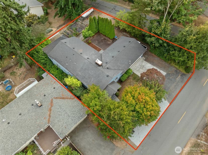Property photo for 9526 234th Street Sw, Edmonds photo 22