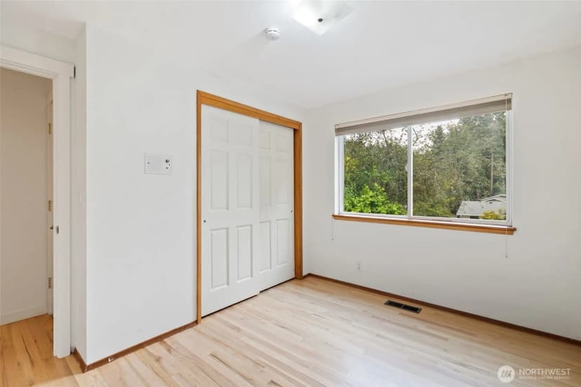 Property photo for 9526 234th Street Sw, Edmonds photo 11