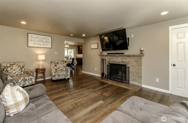 Property photo for 10009 120th Street Sw, Lakewood photo 5