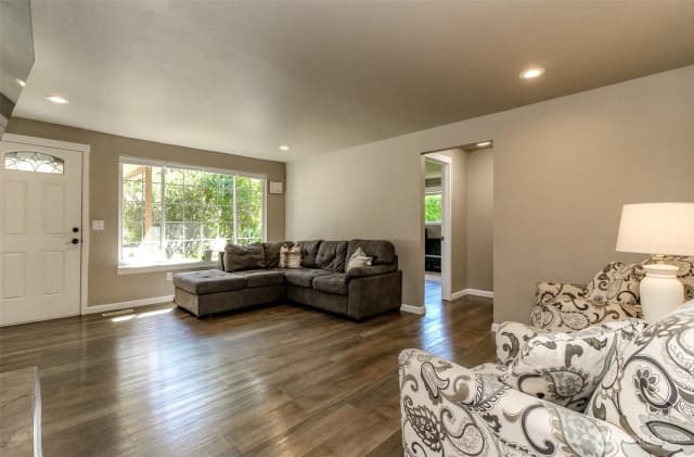 Property photo for 10009 120th Street Sw, Lakewood photo 4