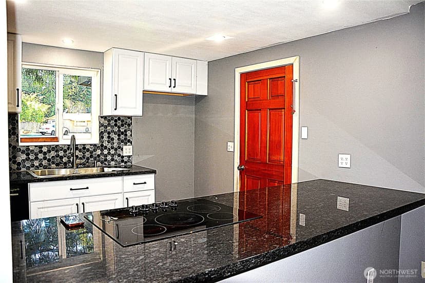 Property photo for 30208 4th Place Sw, Federal Way photo 3