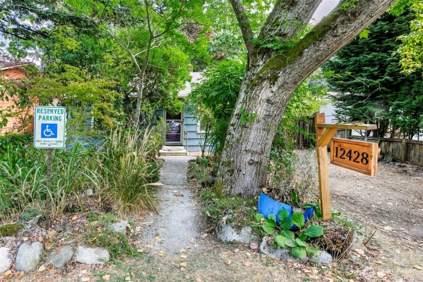 Property photo for 12428 12th Avenue S, Burien photo 18