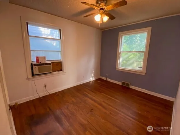 Property photo for 12428 12th Avenue S, Burien photo 10
