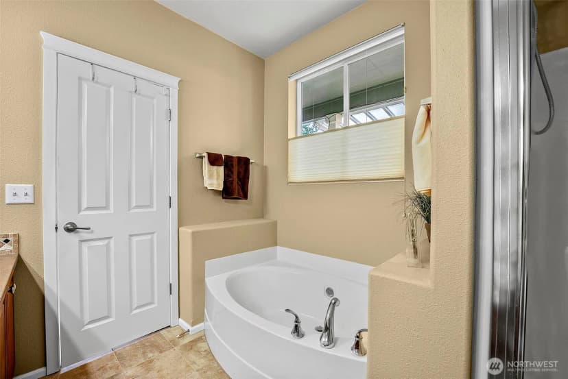 Property photo for 8601 Webster Drive Ne, Lacey photo 18