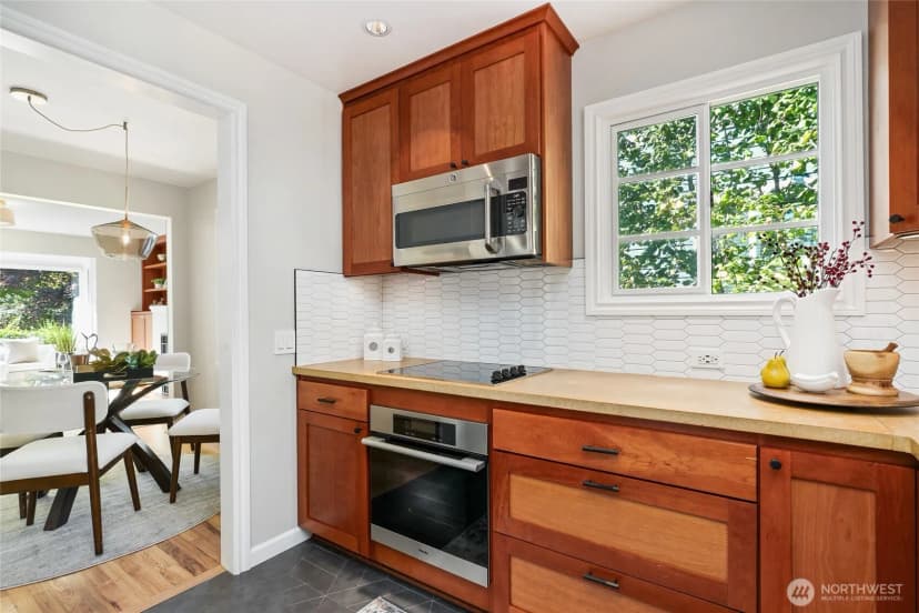 Property photo for 8034 17th Ave Nw, Seattle photo 6