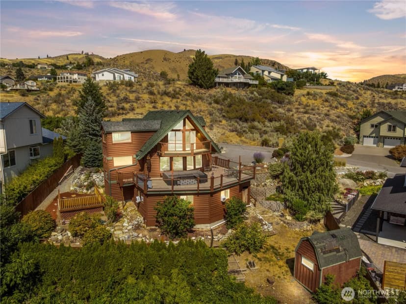 Property photo for 114 Stormy Mountain Wy, Chelan photo 3
