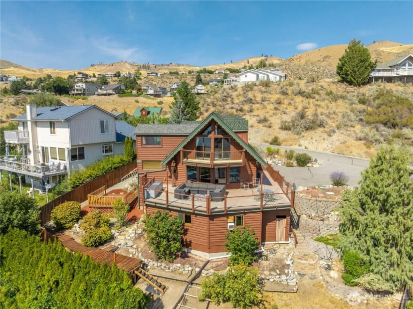 Property photo for 114 Stormy Mountain Wy, Chelan photo 12
