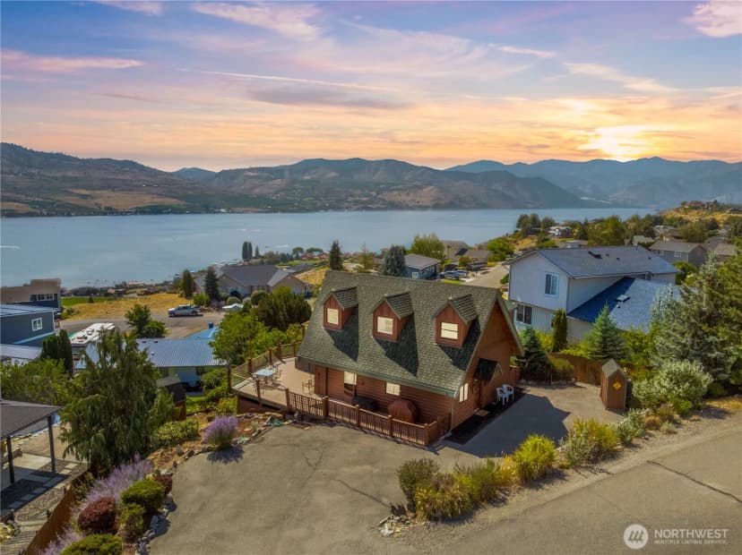 Property photo for 114 Stormy Mountain Wy, Chelan photo 2