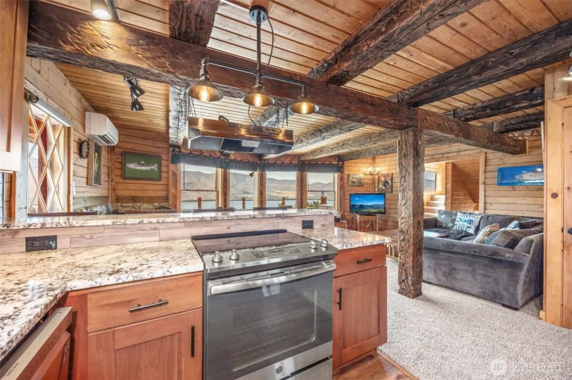 Property photo for 114 Stormy Mountain Wy, Chelan photo 15