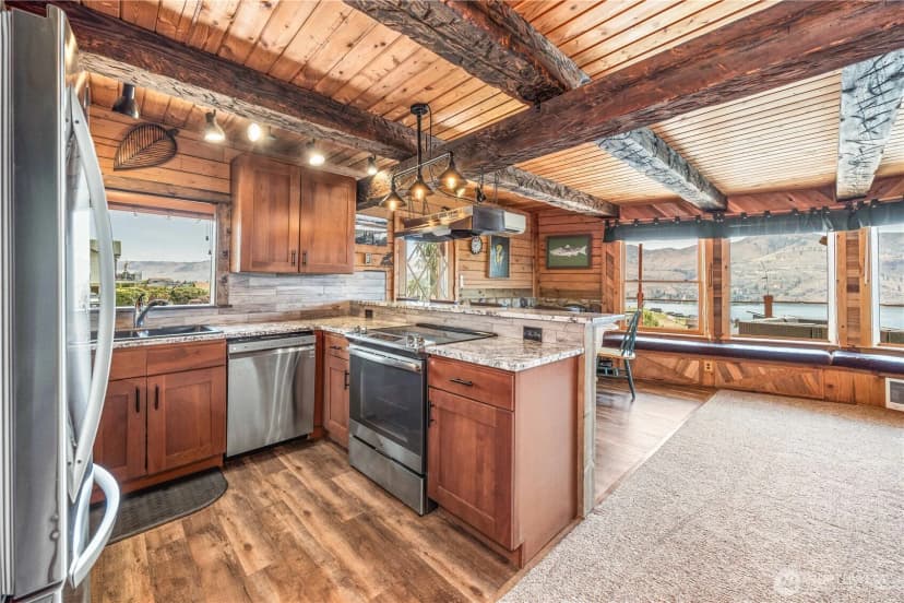Property photo for 114 Stormy Mountain Wy, Chelan photo 14