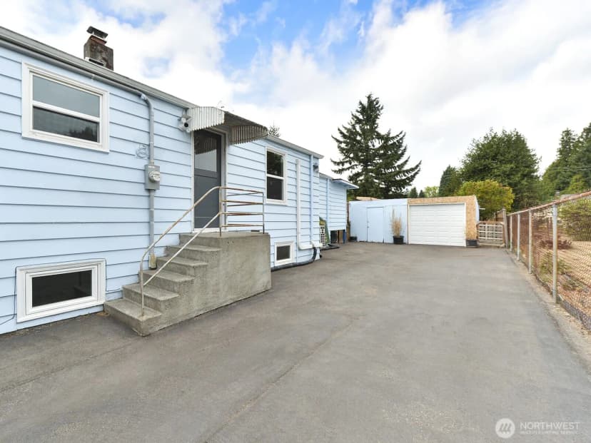 Property photo for 13417 1st Avenue Sw, Burien photo 21
