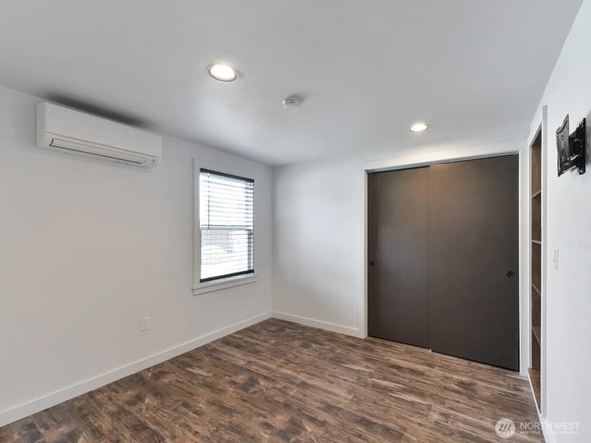 Property photo for 13417 1st Avenue Sw, Burien photo 9