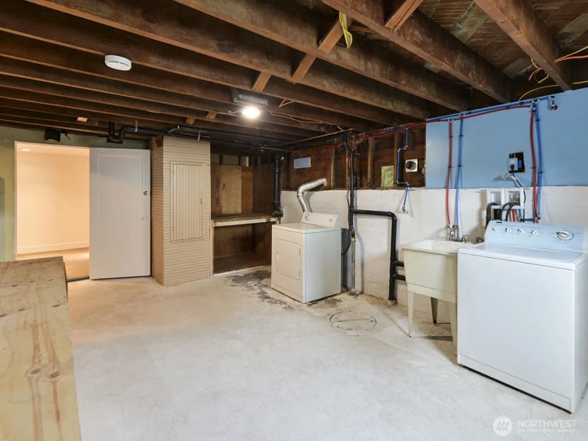Property photo for 13417 1st Avenue Sw, Burien photo 17