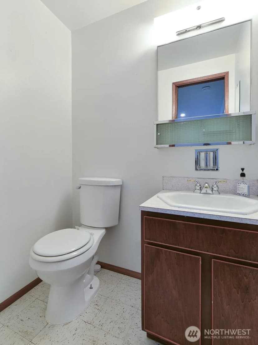 Property photo for 13417 1st Avenue Sw, Burien photo 15