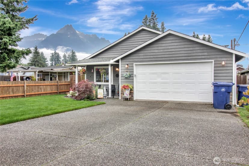 Property photo for 915 Givens Avenue, Darrington photo 2