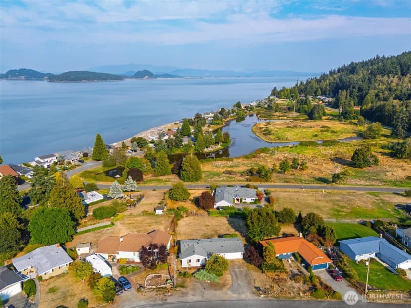 Property photo for 691 E Maplewood Loop, Oak Harbor photo 32