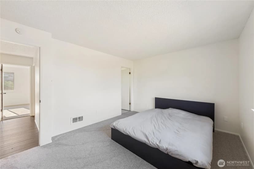 Property photo for 691 E Maplewood Loop, Oak Harbor photo 13