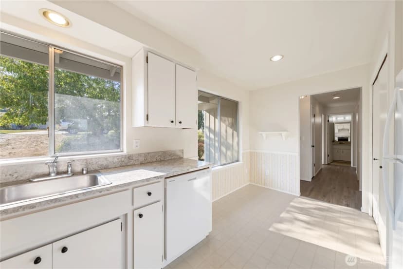 Property photo for 691 E Maplewood Loop, Oak Harbor photo 9