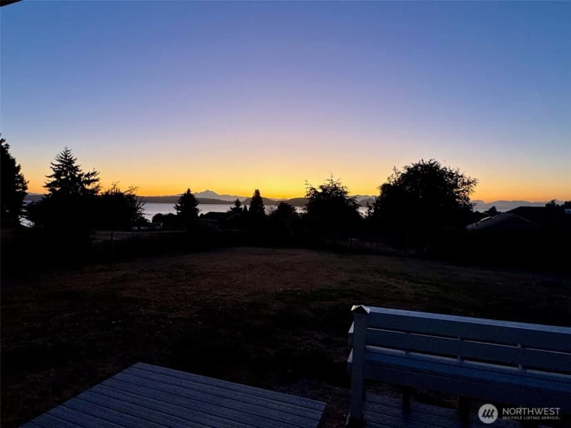 Property photo for 691 E Maplewood Loop, Oak Harbor photo 2