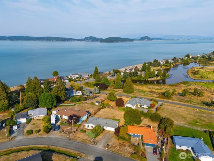 Property photo for 691 E Maplewood Loop, Oak Harbor photo 30