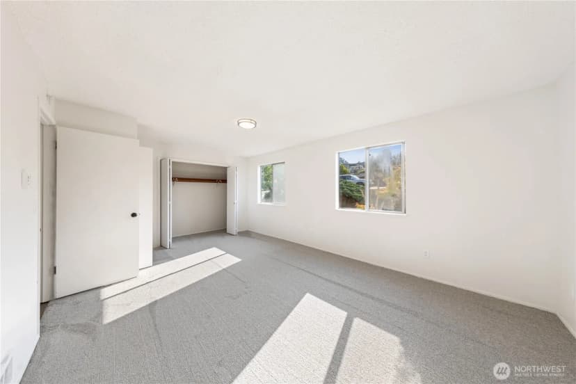 Property photo for 691 E Maplewood Loop, Oak Harbor photo 17