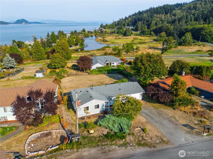 Property photo for 691 E Maplewood Loop, Oak Harbor photo 31