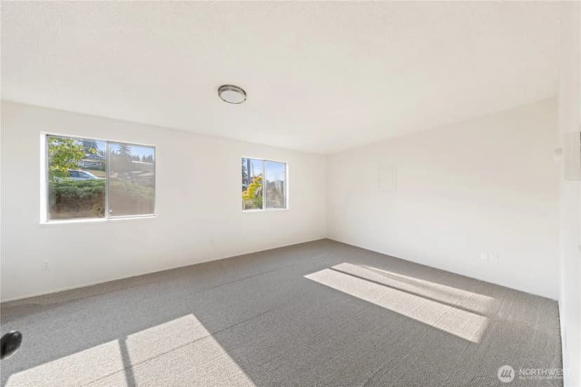 Property photo for 691 E Maplewood Loop, Oak Harbor photo 16