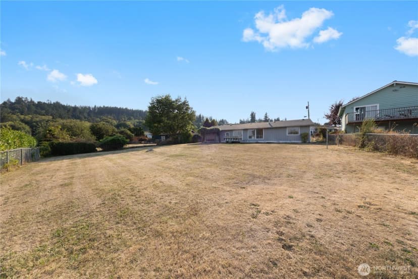 Property photo for 691 E Maplewood Loop, Oak Harbor photo 25