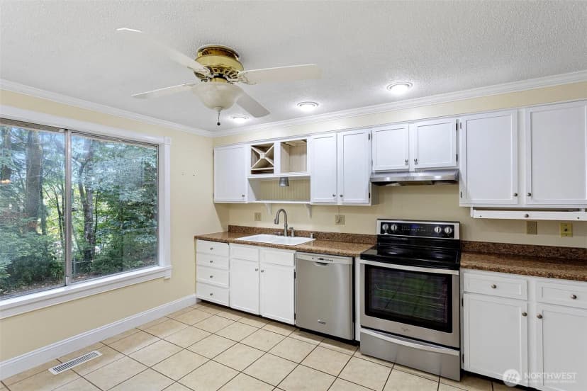 Property photo for 4613 Basswood Court Se, Port Orchard photo 9