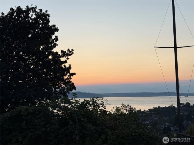 Property photo for 37 Xx 59th Avenue Sw, Seattle photo 5