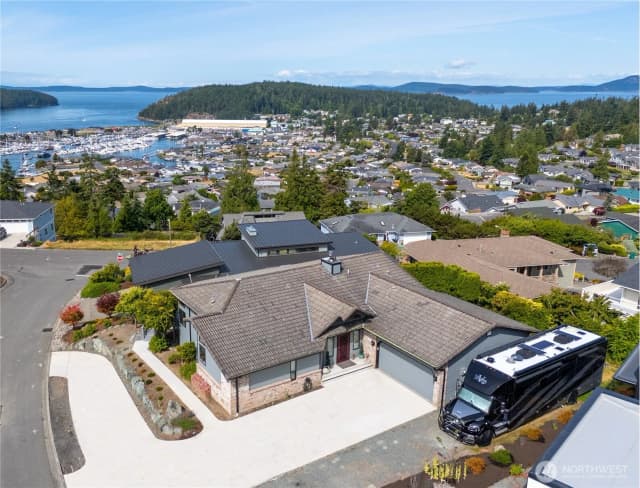 Property photo for 2016 Piper Circle, Anacortes