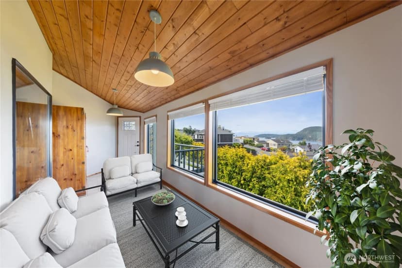 Property photo for 2016 Piper Circle, Anacortes photo 9