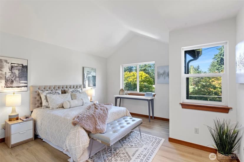 Property photo for 14011 Roosevelt Way N, Seattle photo 21