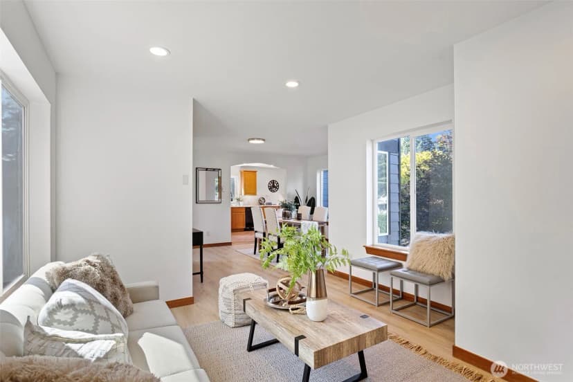 Property photo for 14011 Roosevelt Way N, Seattle photo 6